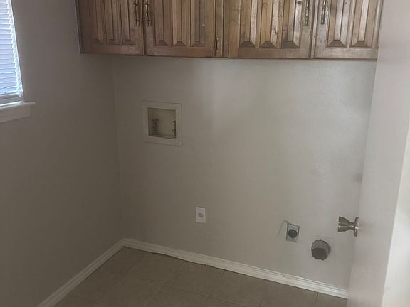 4th image of 3304 Kelvin Ave