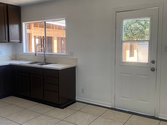 5th image of 12732 La Reina Ave
