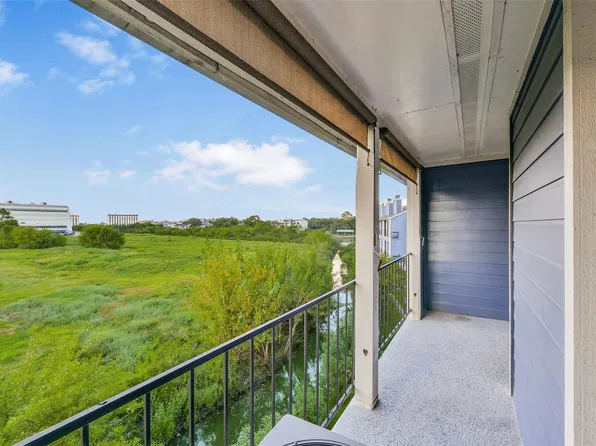 18515 Egret Bay Blvd APT 702, Houston, TX 77058