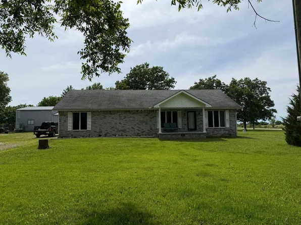 3110 N 3rd St, Chetopa, KS 67336
