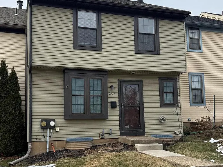 204 Livingston Ct — Photo 1