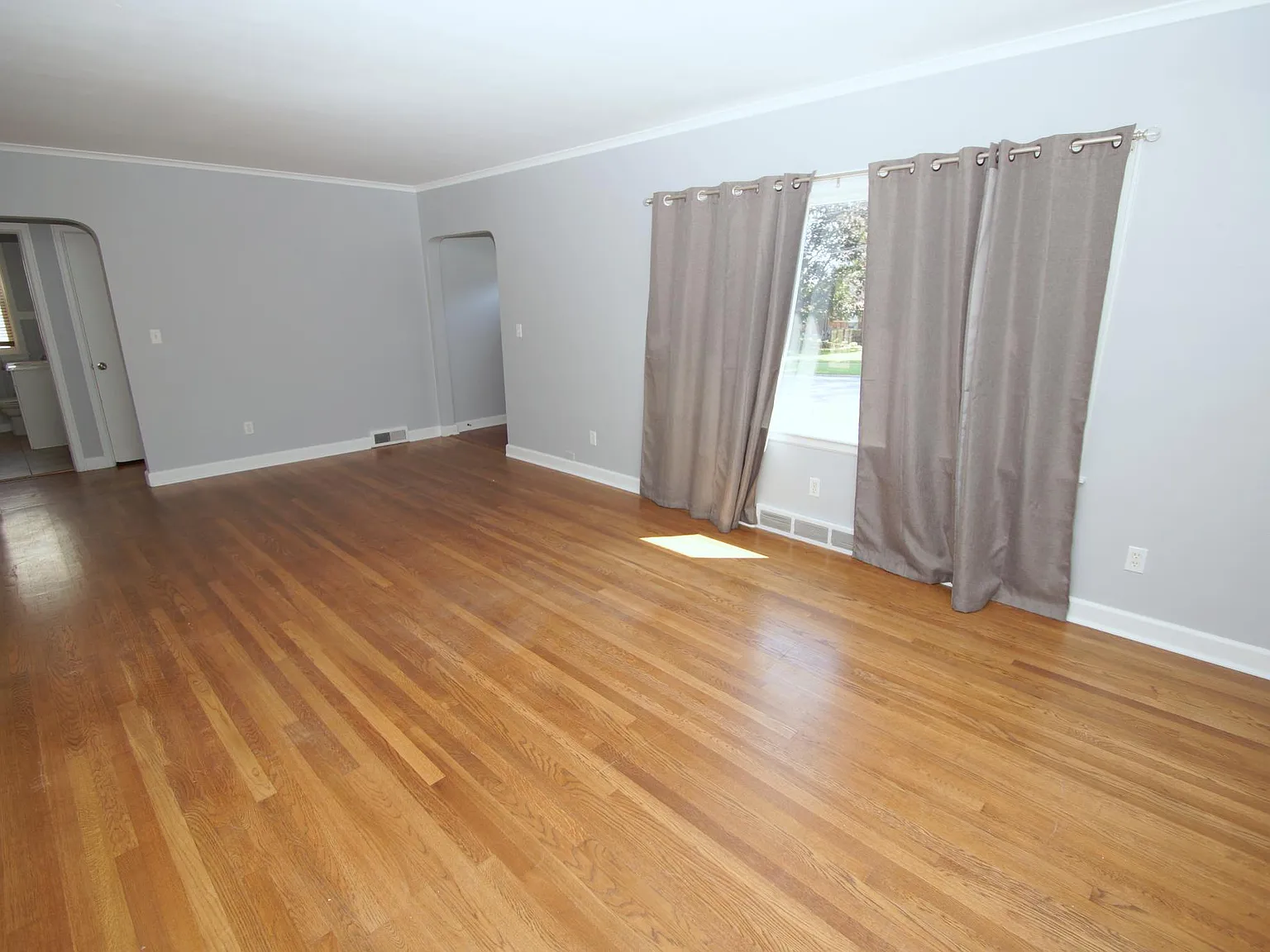 3 bed, 1968 sqft, $1,850 — Photo 3