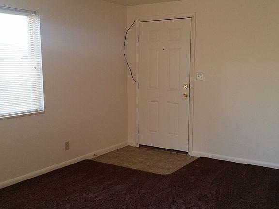 3rd image of 1060 Garfield St