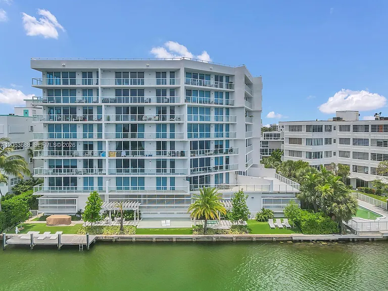 9821 E Bay Harbor Dr #706 — Photo 25