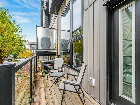3rd image of 50 Ebony Blvd #65