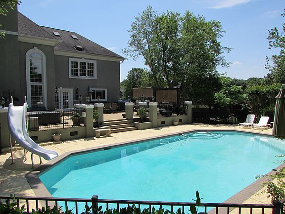 2nd image of 2538 Howerton Ct