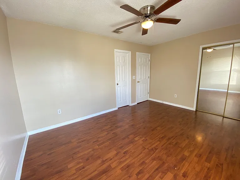 1605 Shady Ridge Ct — Photo 10