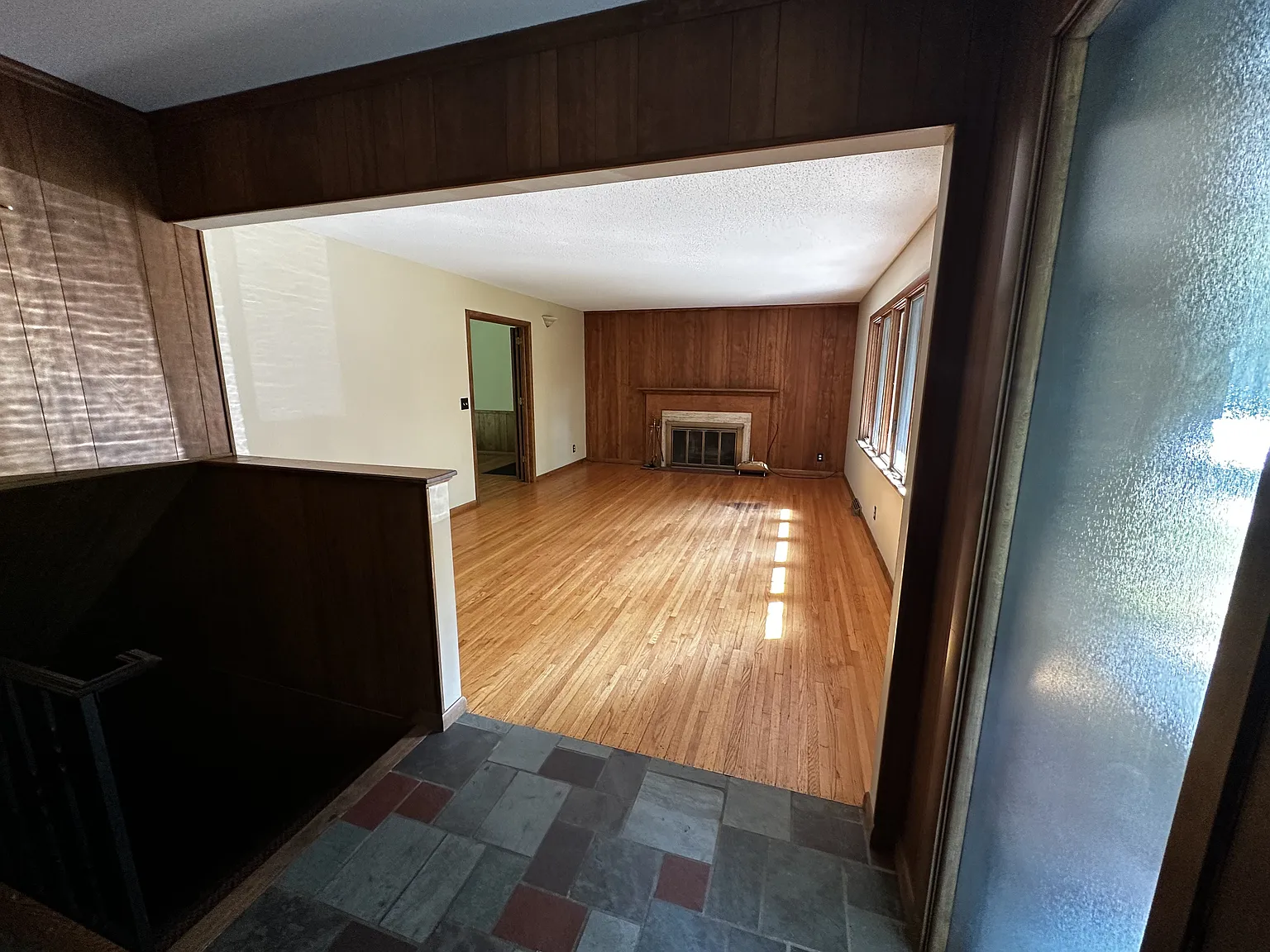 4 bed, 2800 sqft, $3,000 — Photo 3