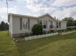 1475 Mart Ln, Morley, MI 49336