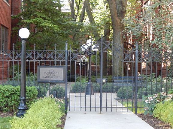2nd image of 813 Lake St APT G