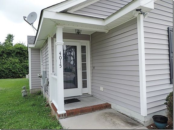 3rd image of 4015 Huntsmoor Ln