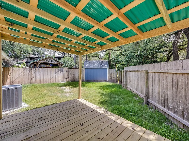 8803 Westover Club Dr #B — Photo 25