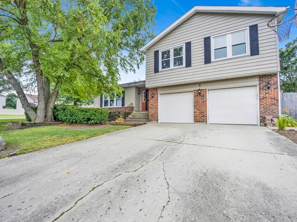 9 Mill Pond Dr, Glendale Heights, IL 60139