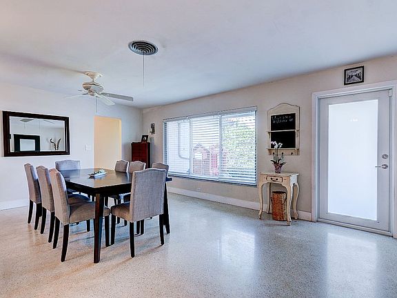5th image of 4430 NE 15th Way