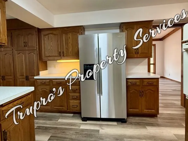 2715 E Shawnee Rd — Photo 32