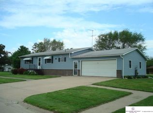 520 W 7th St, North Bend, NE 68649