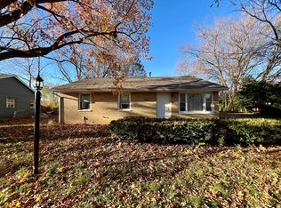 1409 Garden Hills Dr, Champaign, IL 61821