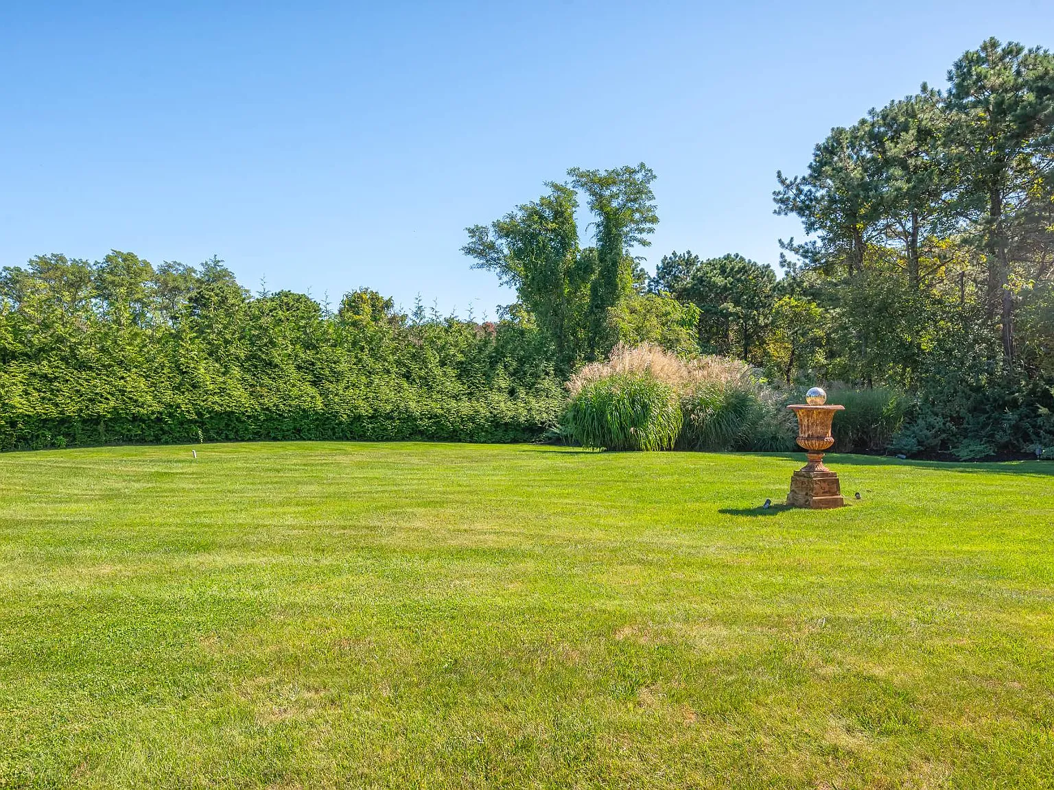 Hamptons Retreat Close To Southampton Village — Photo 3