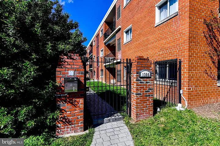 1386 Bryant St NE #302 — Photo 27