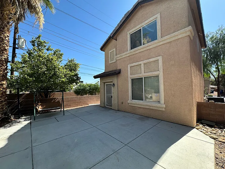 241 Crystal Rose Ct — Photo 20