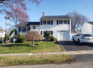 21 Webb Dr, Fords, NJ 08863