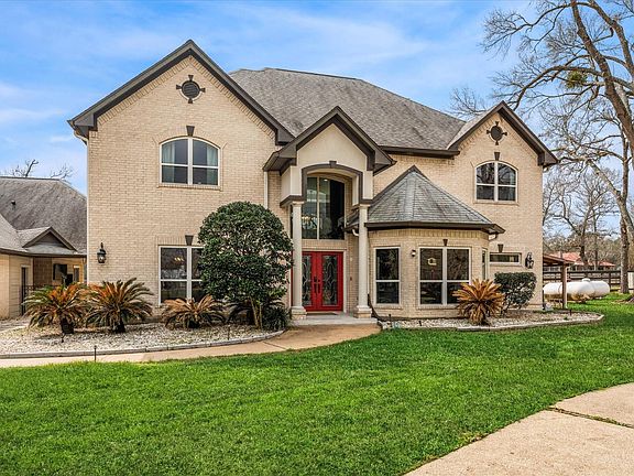 4th image of 28515 Champions Ridge Rd