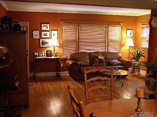 4th image of 2037 New Hyde Park Rd