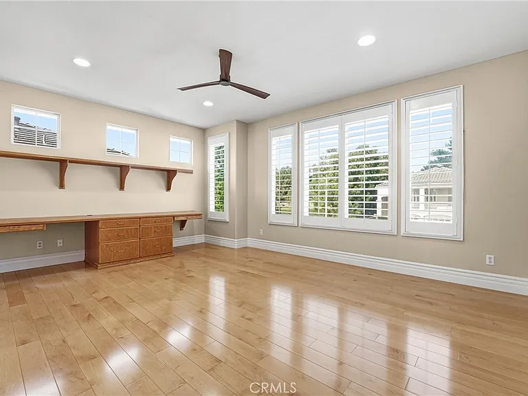 2536 Brennen Way — Photo 46