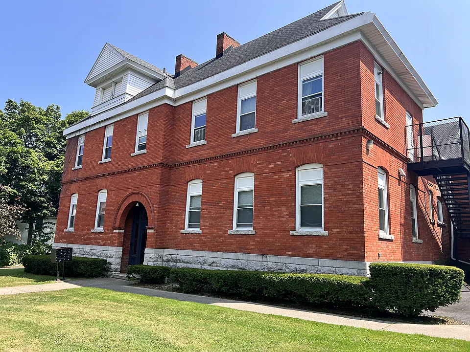 141 High St #13