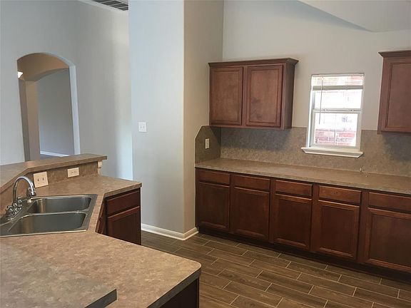 5th image of 4814 Kleinway Dr