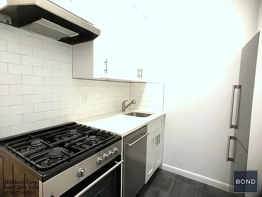 Rented by Bond New York | media 22