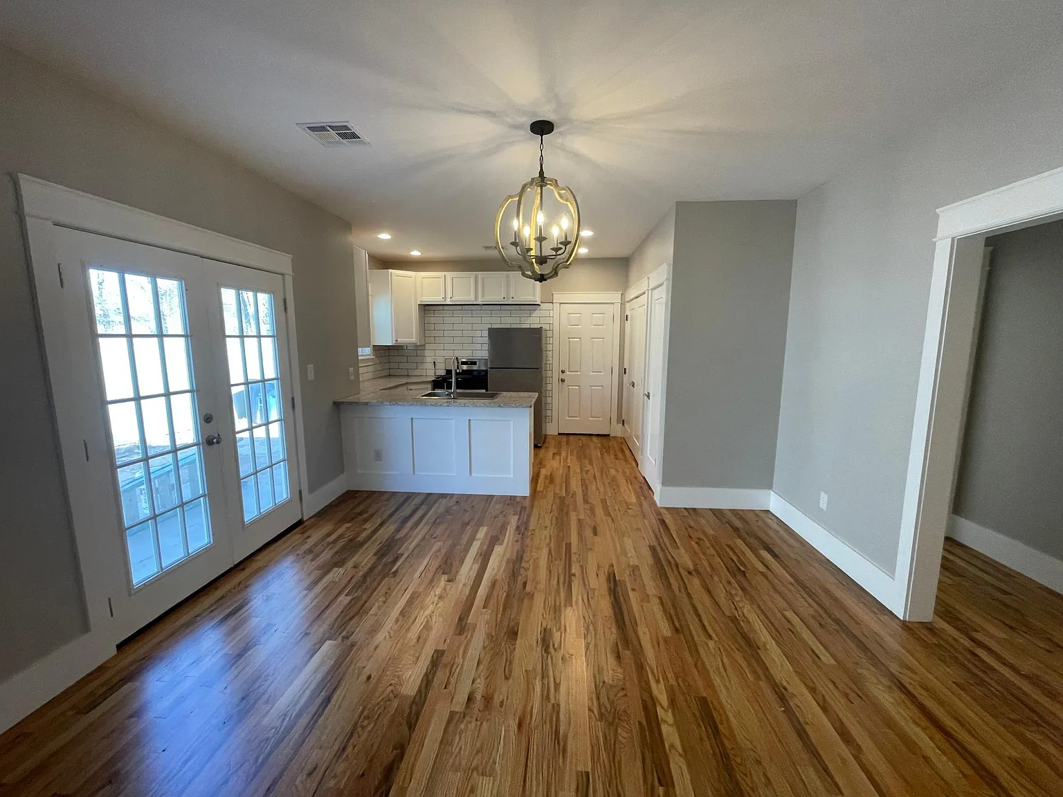 107 N Wheeling Ave — Photo 1