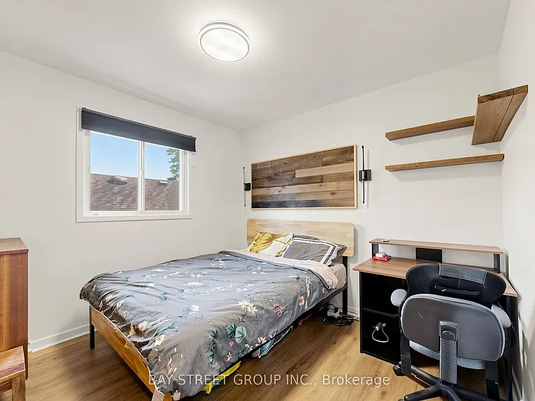 55 Baybrook Cres — Photo 12