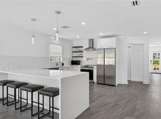565 110th Ave N, Naples, FL 34108