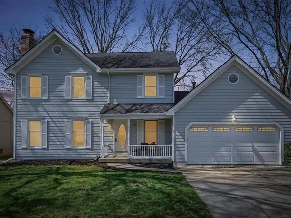 1104 SE 7th St, Lees Summit, MO 64063