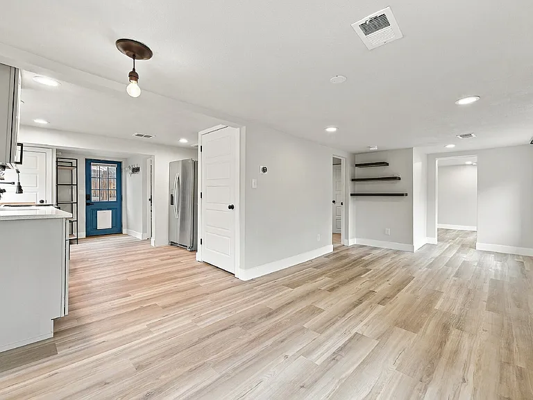 2201 W Warren Ave — Photo 3