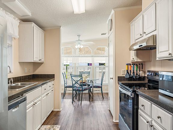 5th image of 834 Lychee Drive
