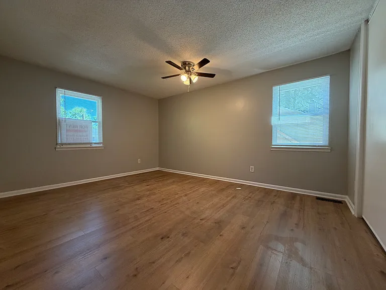 1270 Creekside Ct SE — Photo 16