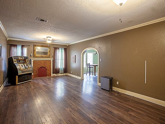 3rd image of 4639 Forest Dr