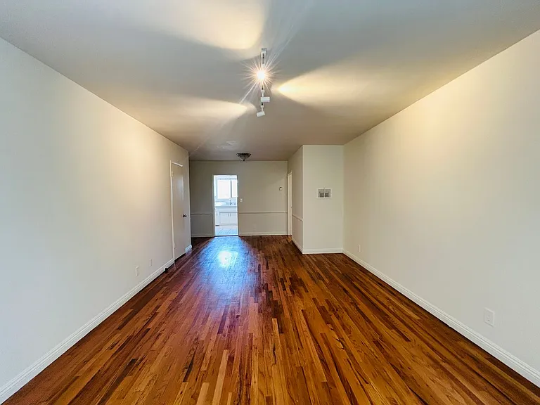 7611 Lexington Apartments — Photo 3