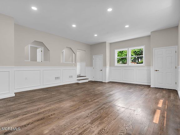 3rd image of 750 Lorraine Drive