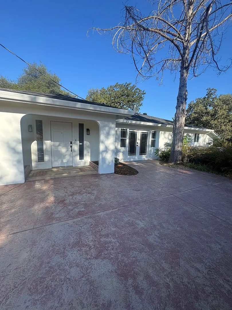 Beautiful Remodeled 3 Bed/1 Bath House In Shasta Lake **Must See Property** — Photo 2