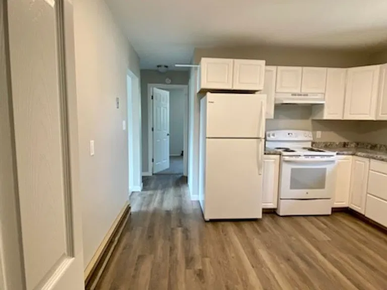 220 9th Ave NW — Photo 9