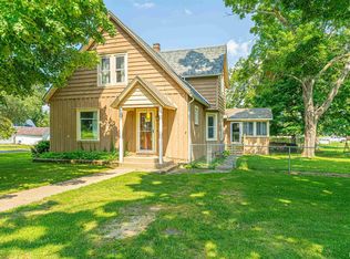 110 N Monroe St, Armington, IL 61721