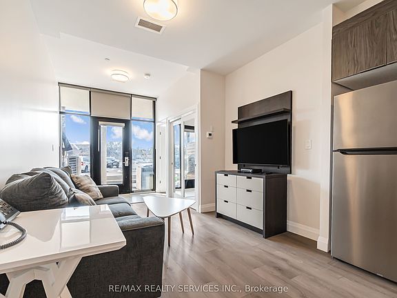 4th image of 30 Dean Park Rd #5