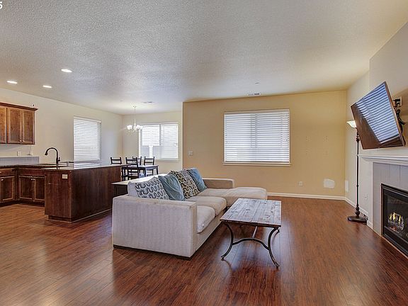 4th image of 3026 NE 74th St