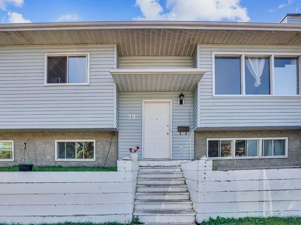39 N Ventura Rd NE, Calgary, AB T2E 8G1