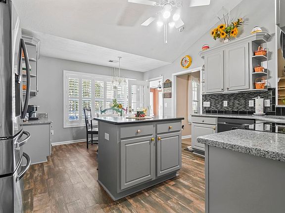 5th image of 4105 Eva Bay Dr.