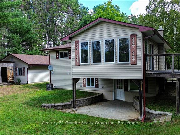 4th image of 32 Firehall Ln