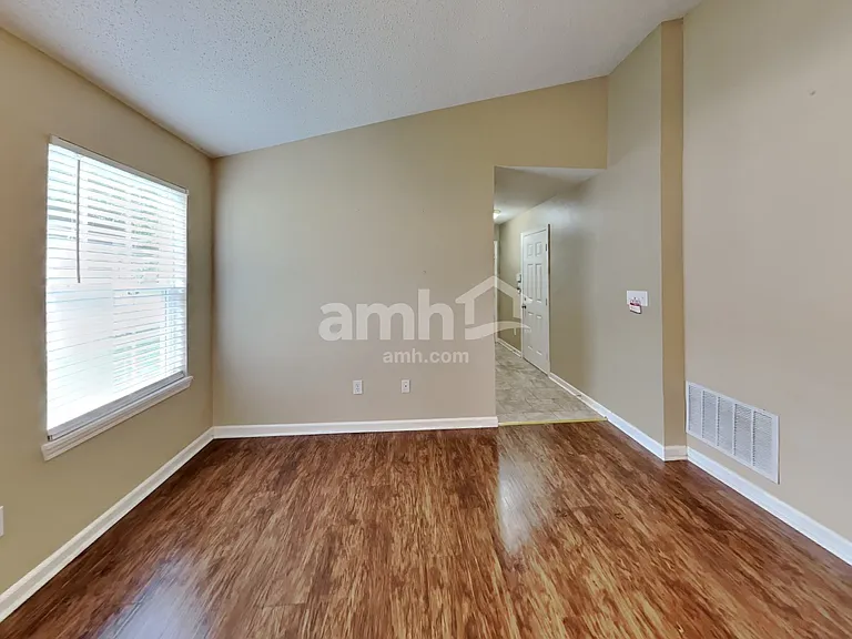 9724 Thomas Ln — Photo 8